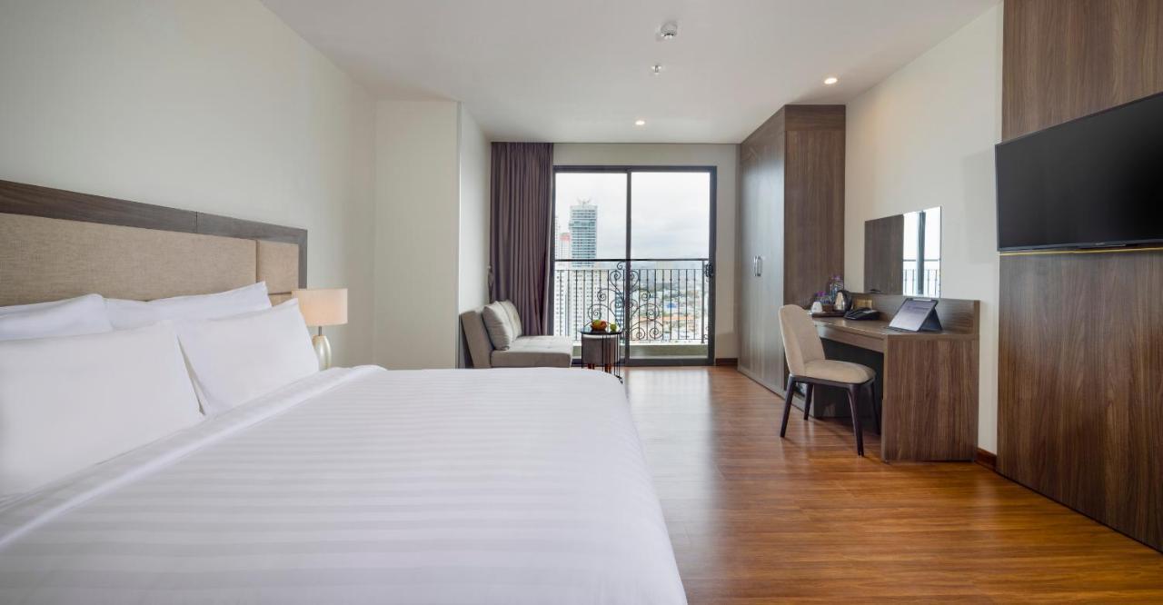 Aston Nha Trang City Hotel Bagian luar foto