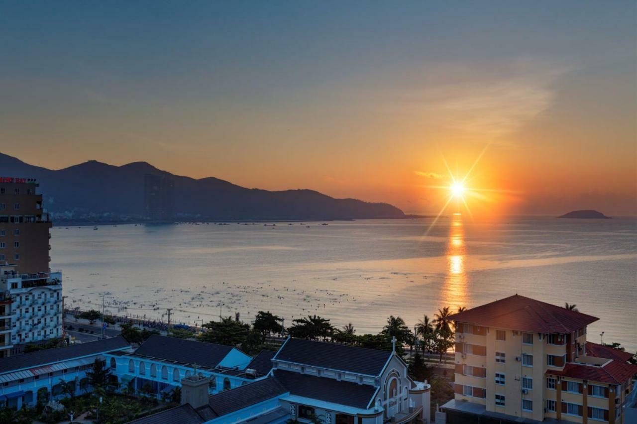 Aston Nha Trang City Hotel Bagian luar foto